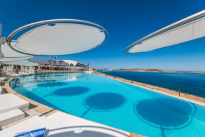 Eclipsum design umbrella Café del Mar Malta Infinity Pool 41