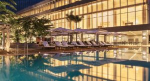 Paraflex wall mounted umbrella Lotte Legend hotel Vietnam4LR